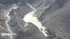 'High risk' of lake bursting and causing second flood, warns China