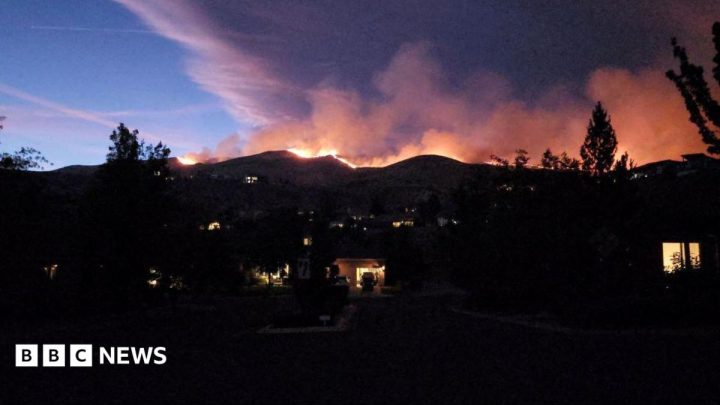 US firefighters say major blaze near Reno about a quarter contained