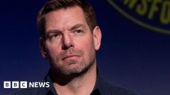 FBI seizes former Congressman Eric Swalwell's devices and searches his home as part of investigationAgents stopped the Democrat in an airport over the weekend as part of an investigation into sexual misconduct allegations that he has denied.13 mins agoUS & Canada