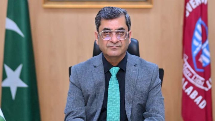 GCU Faisalabad Vice Chancellor Wins Prestigious Award