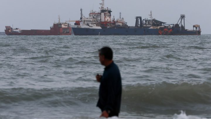 Iran prepares to keep economy alive as US threatens further sanctions