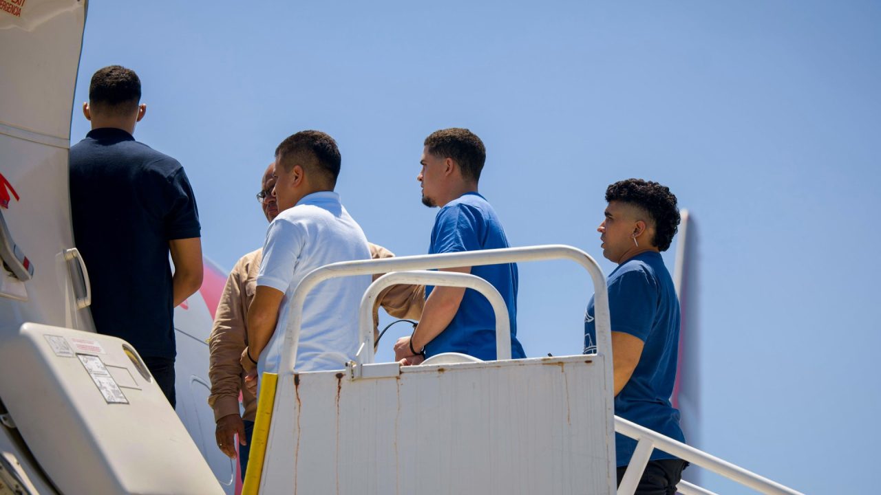 First group of US deportees, out of an expected 1,200, arrive in Liberia