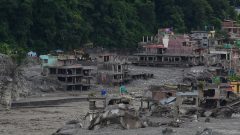 Death toll nears 800 after Himalayan glacier collapse
