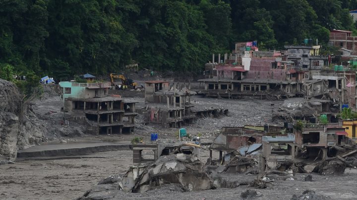 Death toll nears 800 after Himalayan glacier collapse