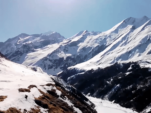 हिमालय की 221 झीलें ला सकती हैं नेपाल जैसी तबाही: 491 साल में 254 बार फट चुकीं; उत्तराखंड में हैंगिंग ग्लेशियर सबसे बड़ा खतरा1:07Play video