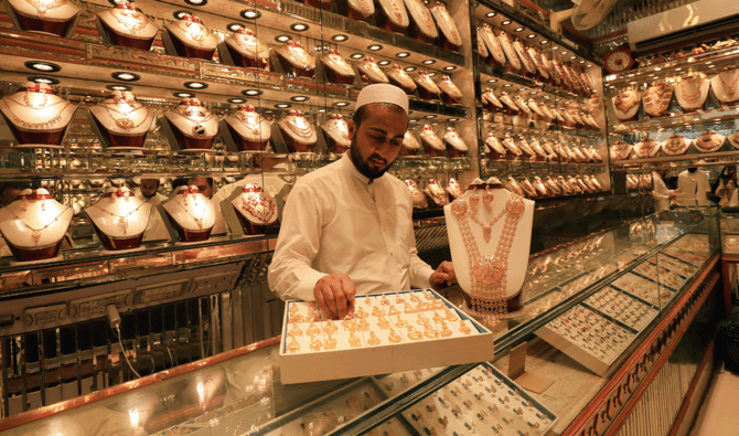 Gold Dealers in Pakistan Now Face Tougher FBR Money Laundering Law