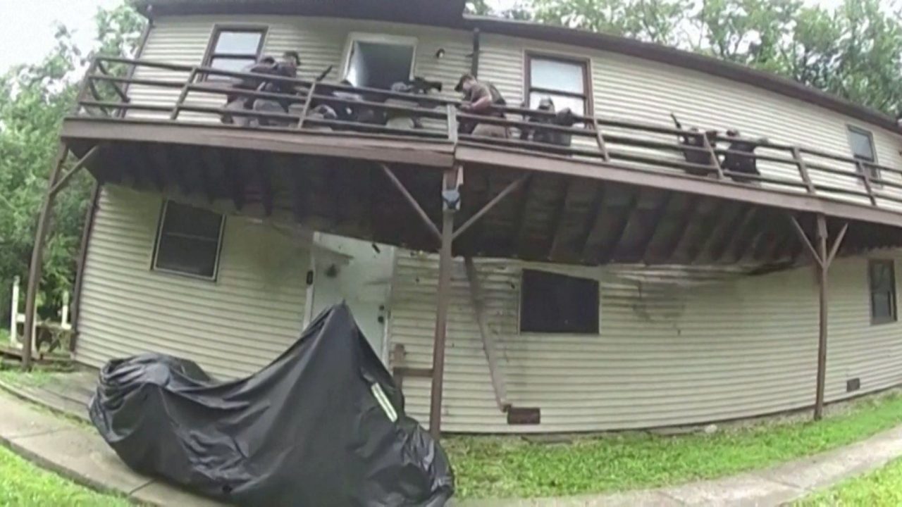 Bodycam captures police team falling when deck collapses in Missouri