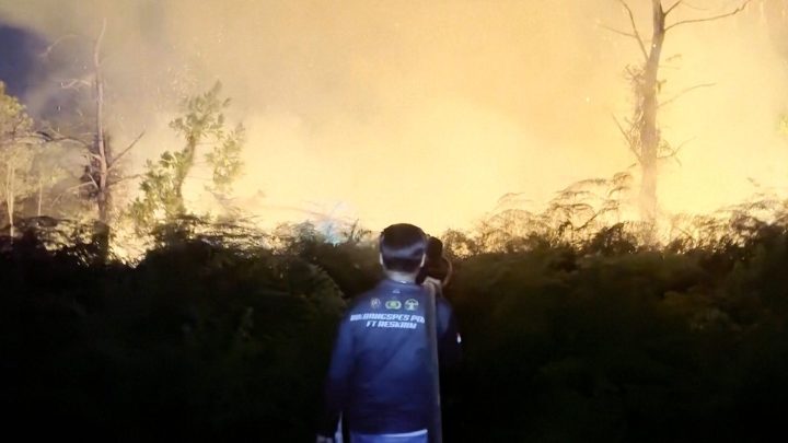 ‘We can’t breathe’: Indonesians battle wildfire haze