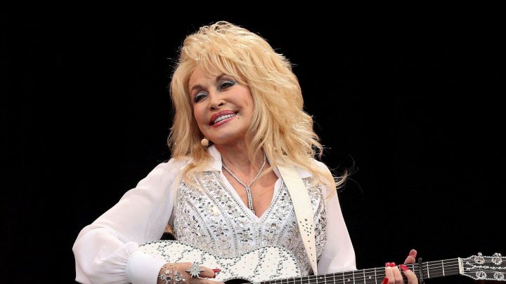 Video: US country music legend Dolly Parton dies