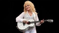Who was the ‘Queen of Country’ Dolly Parton?