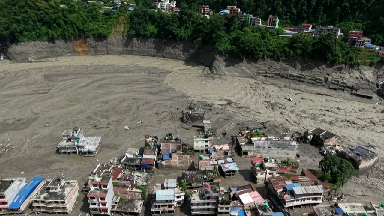 Video: Survivors recount moment flash floods hit Nepal
