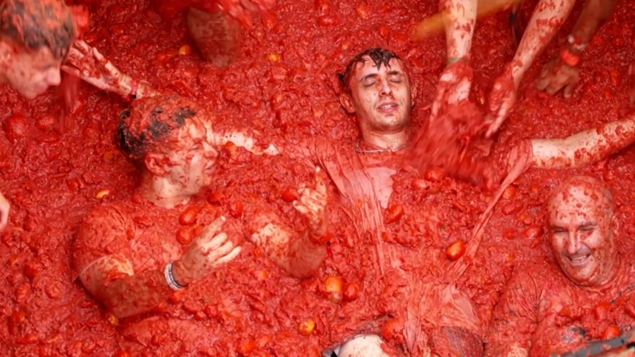 Spain’s tomato food fight leaves thousands covered in pulp