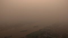 Al Jazeera reporter witnesses wildfire smoke toll on kids inside Indonesia