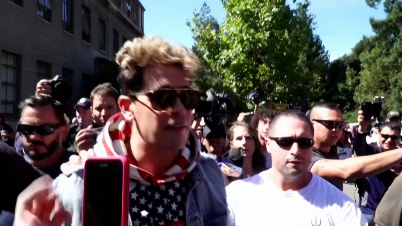 Far-right commentator Milo Yiannopoulos detained by ICE