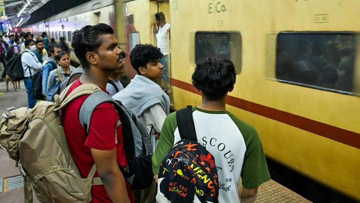Mentally-challenged youth assaults at Bhubaneswar railway station, two held