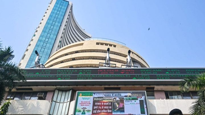 Stock markets decline in early trade, dragged by HDFC Bank
