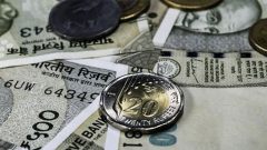 Rupee falls 7 paise to 95.68 against US dollar in early trade