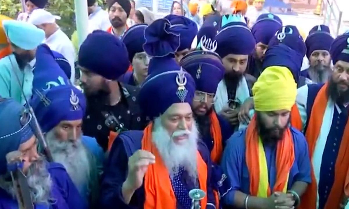 Who are the Nihangs, the traditional Sikh warrior order?