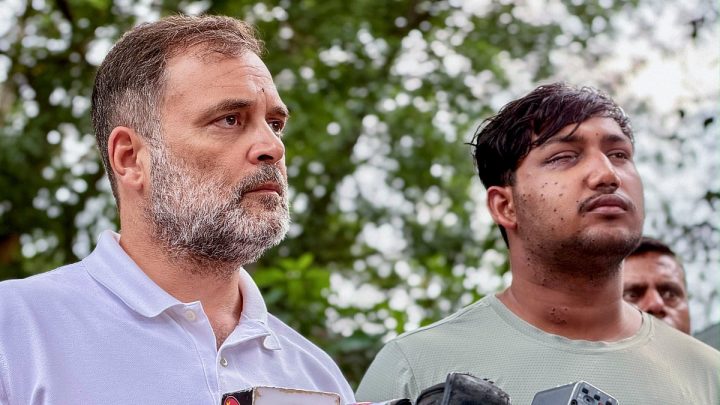 Rahul Gandhi stages dharna at Delhi police station, seeks FIR over police action against students