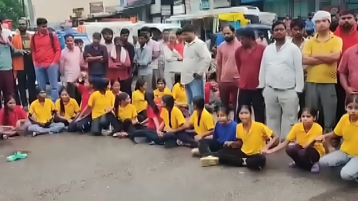 Over 200 girl students protest in Lucknow over teacher shortage, poor food