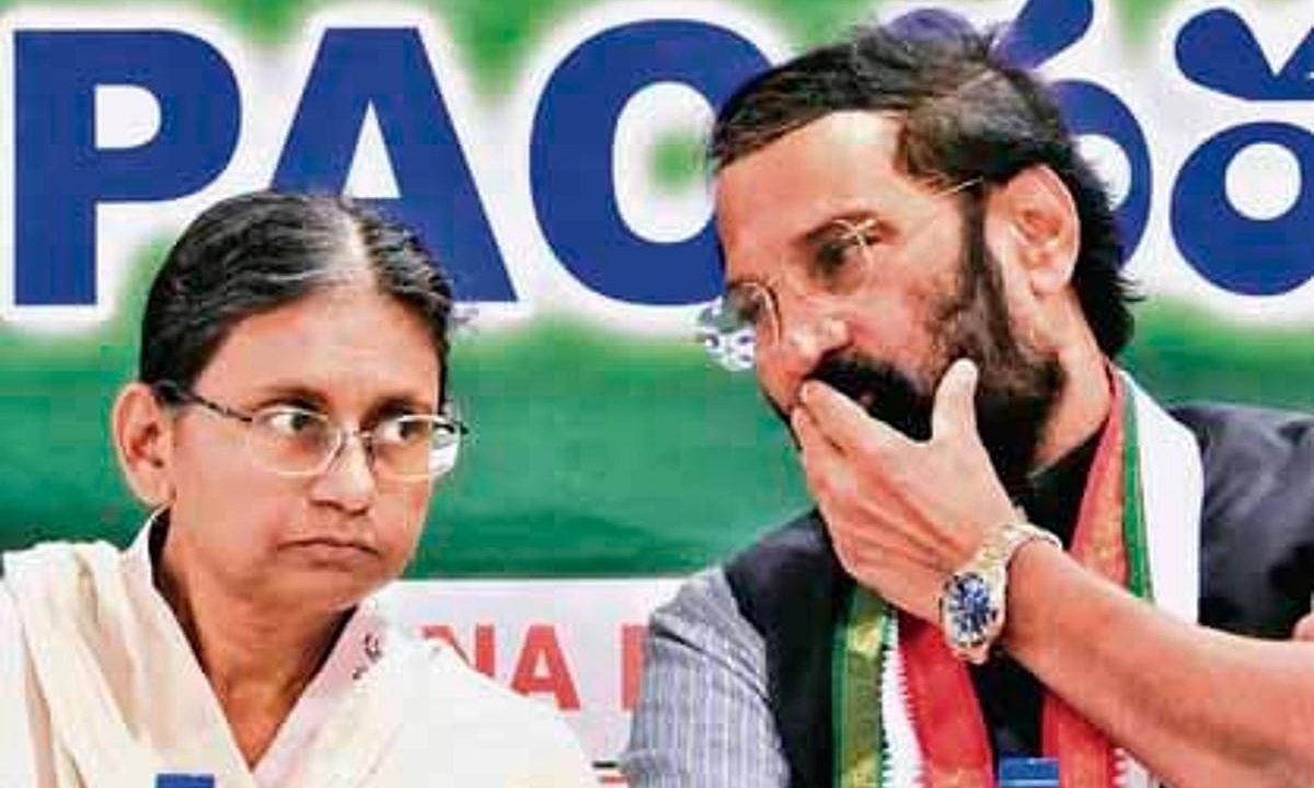 AICC Telangana in-charge Meenakshi talks of new voter registration drive