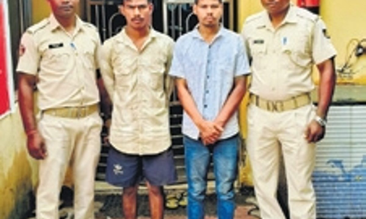 Two burglars held with Rs 6L stolen ornaments