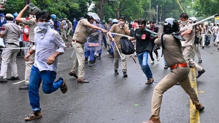 SC to form high-powered committee to probe allegations of police excesses during NEET protest