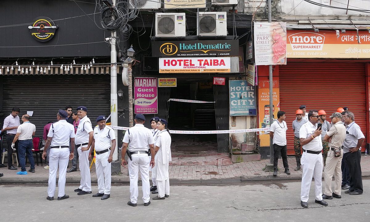 At least nine dead, several injured in massive Kolkata hotel fire