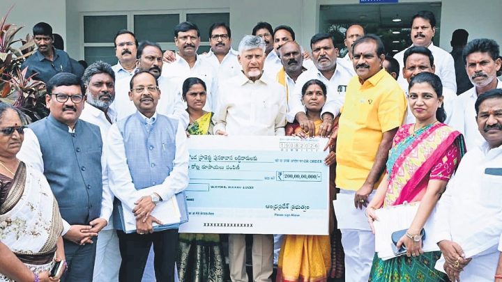 Andhra government disburses Rs 518 crore to over 4,000 Veligonda project oustees