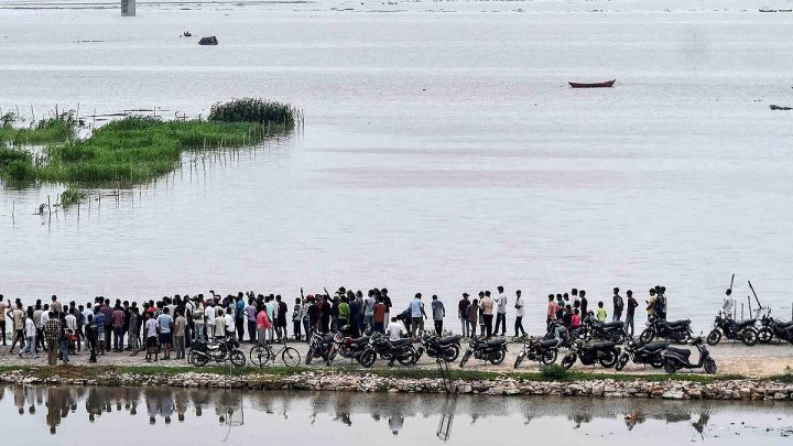 Rains hit normal life in Varanasi; cremations, Ganga Aarti move to rooftops