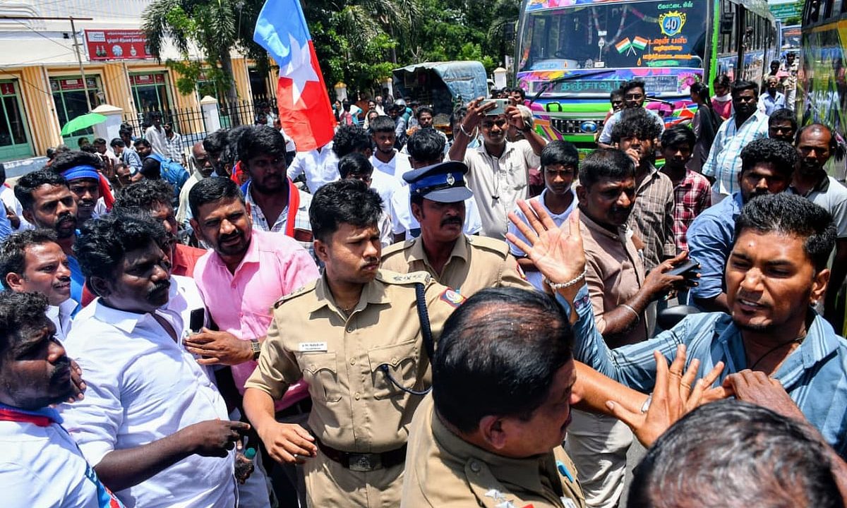 Youth held for slapping SI released on bail in TN's Thanjavur
