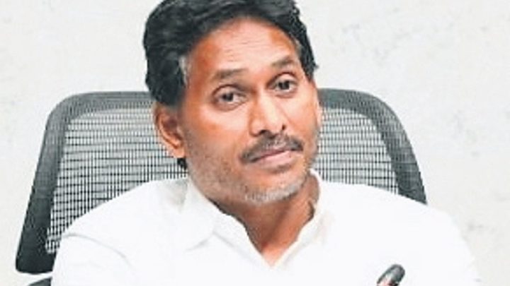 Jagan dares Naidu for CBI probe into Group I, DSC