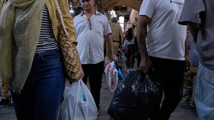 A quiet channel between ICE and Iran shaped deportation flights, newly released emails show