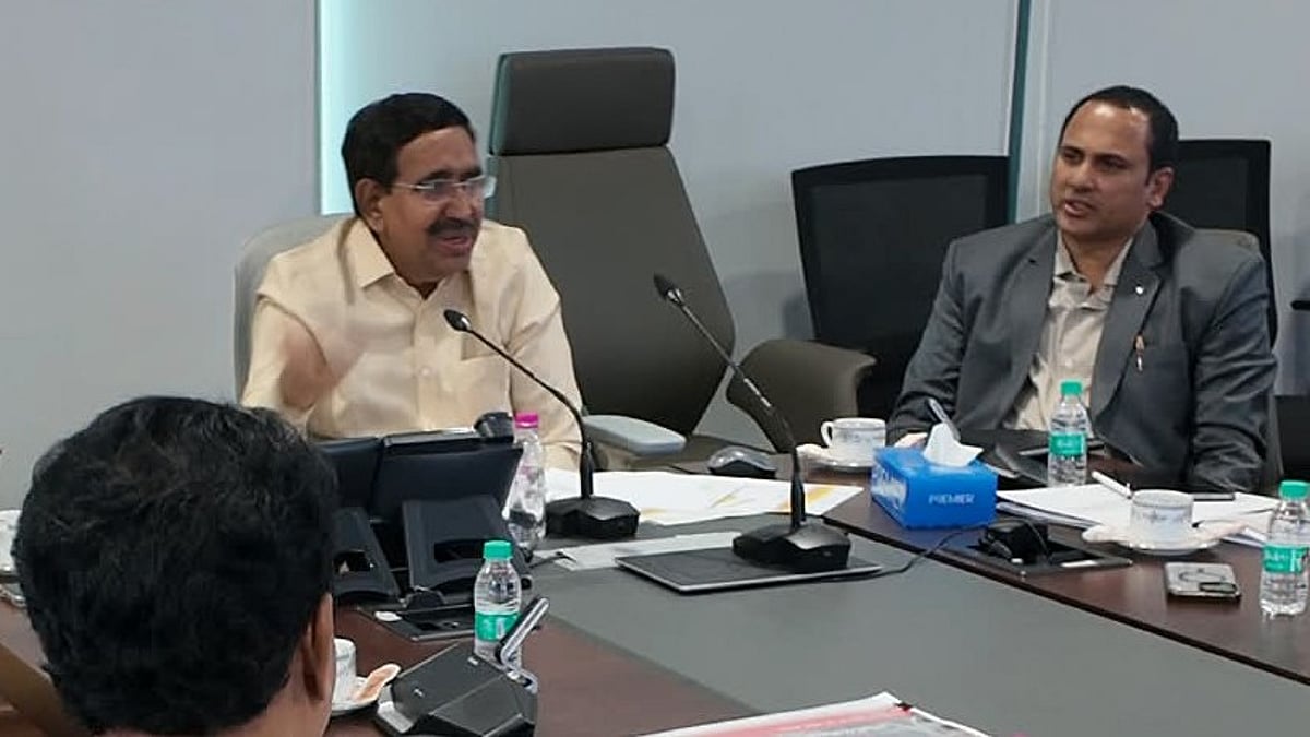 Minister Narayana reviews works of arterial roads in Amaravati