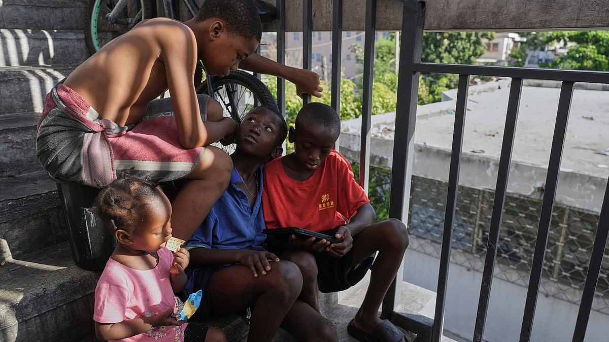 First group of deportees arrives in troubled Haiti after US ends TPS program