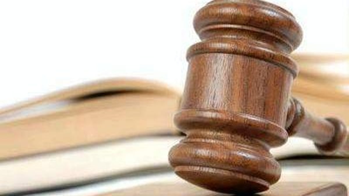 Contempt case on lawyer for shouting at trial court judge in Delhi