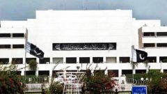 حکومت کا بحری قزاقوں سے 10 پاکستانیوں کی رہائی کا معاملہ تیز کرنے …