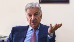 خواجہ آصف نے عمران خان کو نجی اسپتال منتقل کرنے کے فیصلے کی …