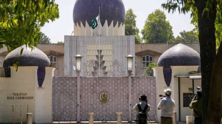 نئی دہلی میں بھارتی حکام نے پاکستانی ہائی کمیشن کی سکیورٹی ہٹا دی