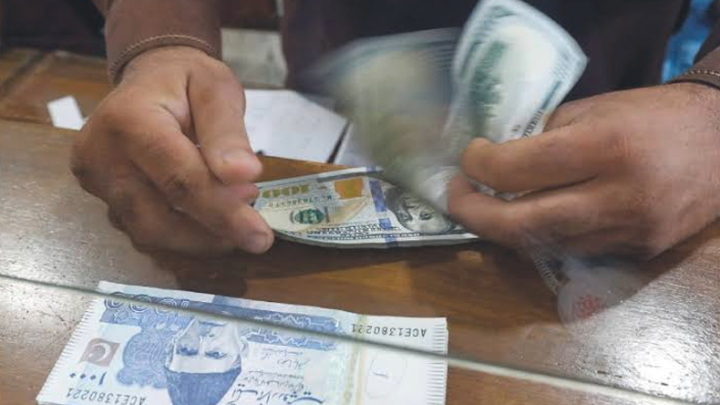 روپیہ مستحکم، انٹربینک میں ڈالر مزید تین پیسے سستا