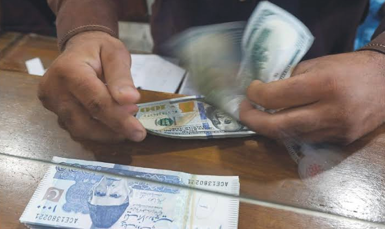 روپیہ مستحکم، انٹربینک میں ڈالر مزید تین پیسے سستا