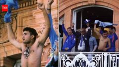 NewsIndia recreate Ganguly's shirt-waving celebration after beating England at Lord's