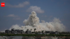 Middle EastIsrael accuses Gaza of launching balloons and kites; responds with airstrikes