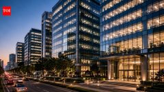 NewsHomes struggle, factories thrive: How AI is reshaping the US economy