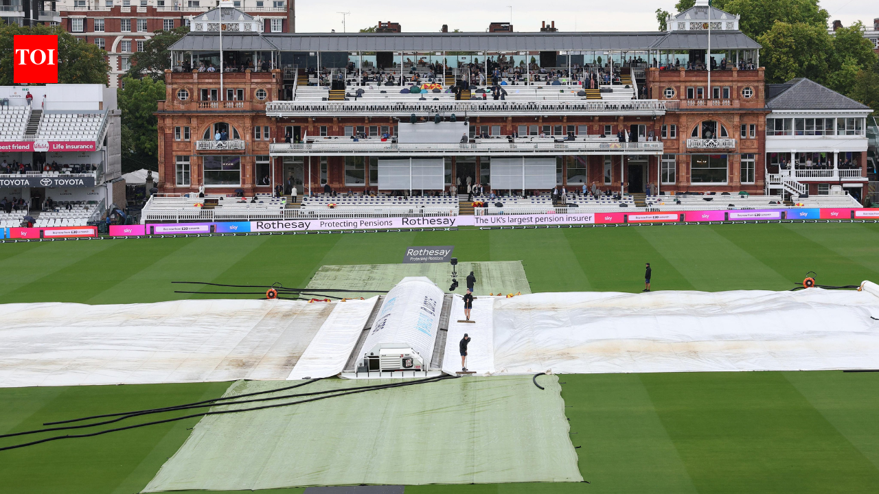 CricketLiveENG vs PAK 2nd Test Live Score: Bad light stops play