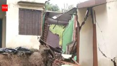 IndiaHouses damaged in Jammu village subsidence; families take shelter in tents