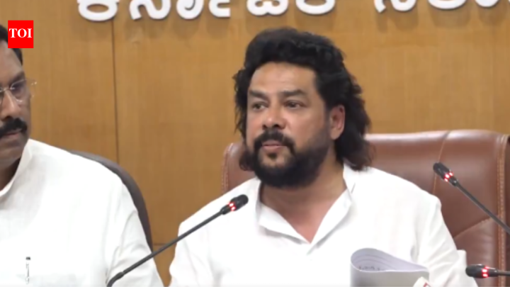 Bengaluru'Manuwadis targeted me': How Nagendra turned his resignation into a fight against BJP