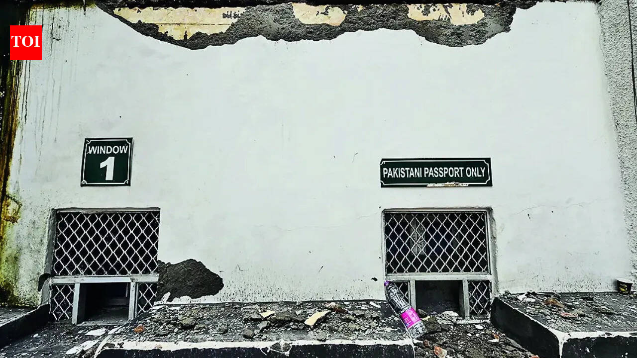 IndiaTit for tat: India removes Pak high commission queue liners