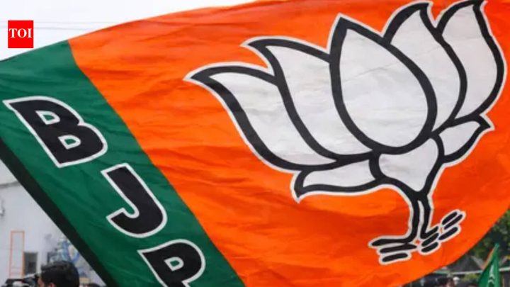 NagpurBJP-ruled Nagpur civic body sings 2 stanzas of Vande Mataram