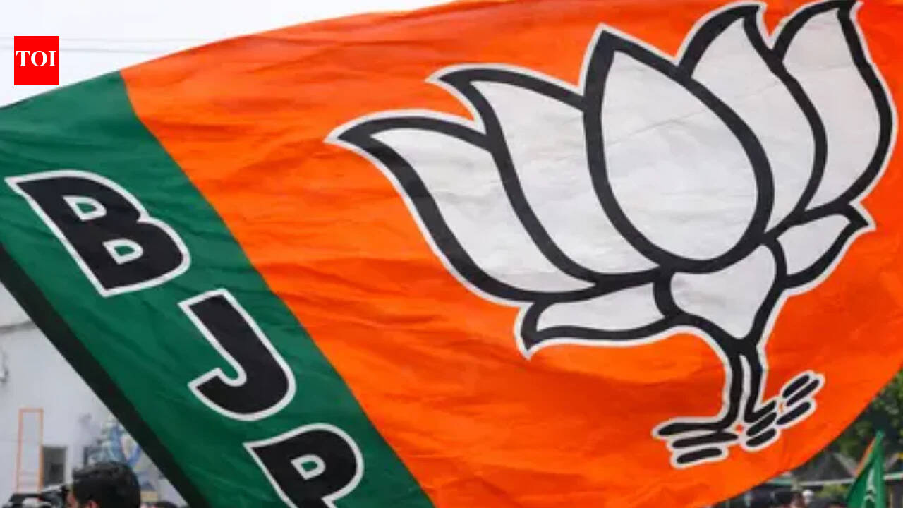 NagpurBJP-ruled Nagpur civic body sings 2 stanzas of Vande Mataram